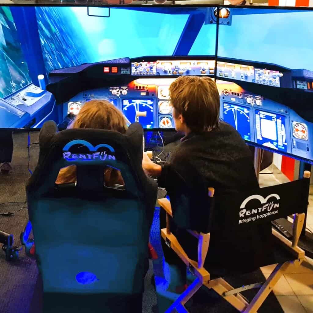 We are a flight simulator rental with delivery to Germany, Austria, United Kingdom and Italy. Yes, you can hire flight simulators for company team-building events, conferences, birthday parties.