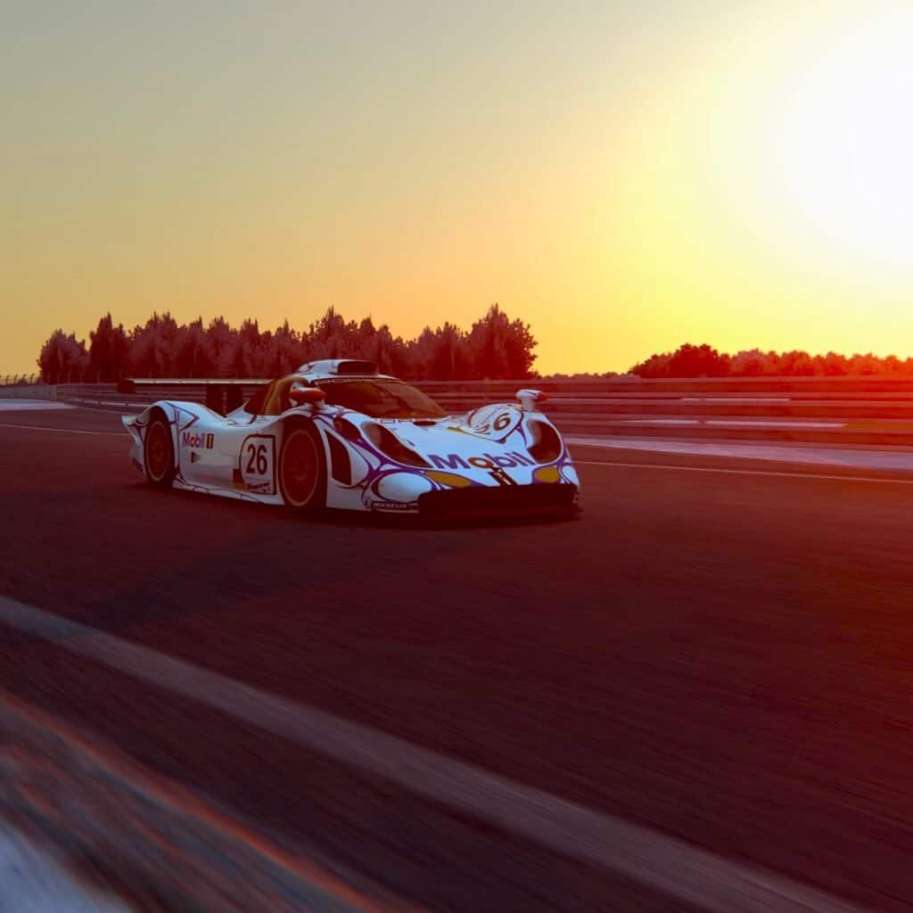 RoarFun show a historical backdrop in the DTM racing of the German automotive