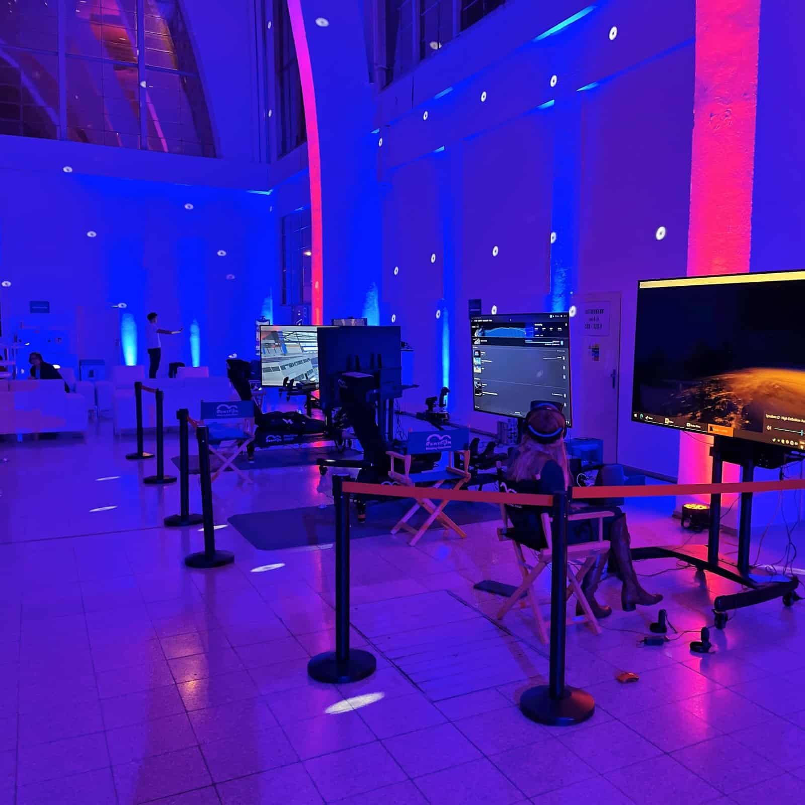 RoarFun Client Thermo Fisher Scientific immersive science - flight simulator entertainment on christmas party